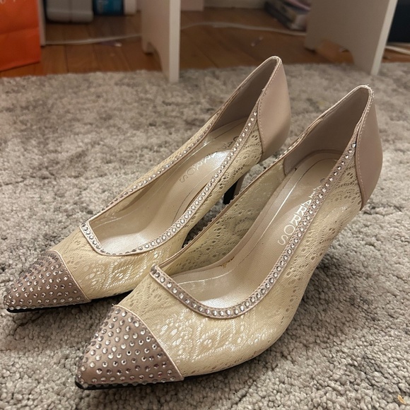 Cararros Lace Gold pointed Toe Heels Size 7.5 - Picture 1 of 5